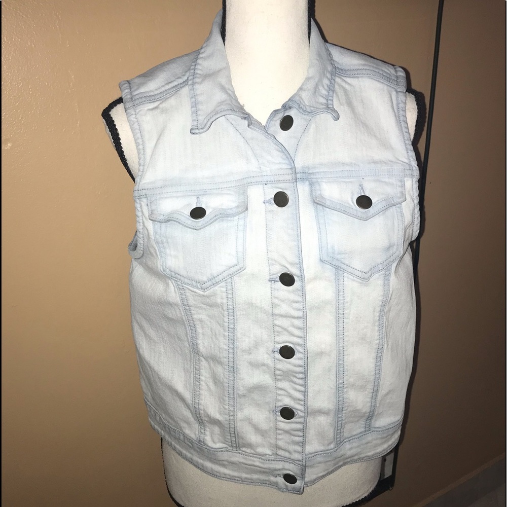 🦋🦋🦋 Rubbish Jacket , denim light blue. Teenagers (L)